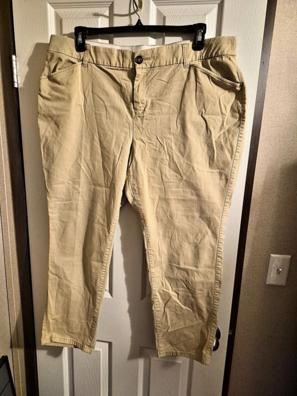 Lane Bryant Straight Leg Cotton Long Capri Pants Size 18 Like New